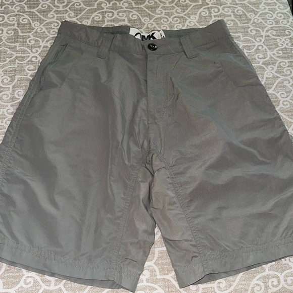 Mens mountain khakis cargo shorts sz 28.   Inseam 9 - Picture 1 of 7